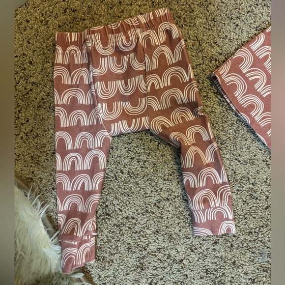 Little One Shop Kids Rainbow Pattern Sweat set/ lounge set - Picture 9 of 9